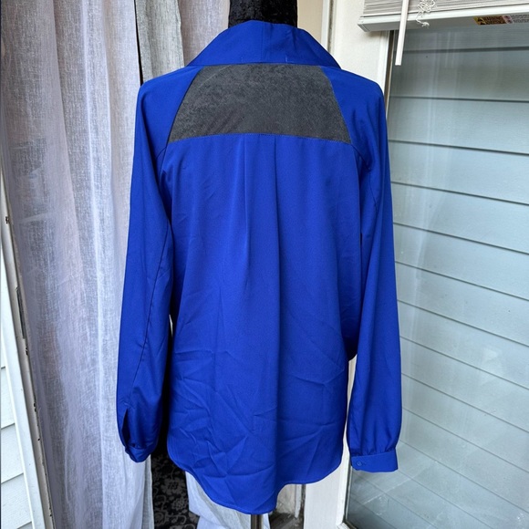 Harlow & Graham Wrap Front Blouse With Mesh Cutout Size Sm - Picture 3 of 5